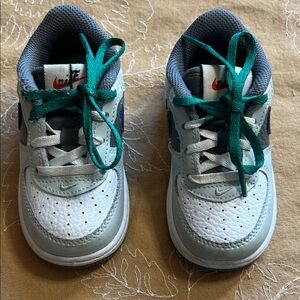Nike Kids White, Teal & Navy Low-Top Sneakers